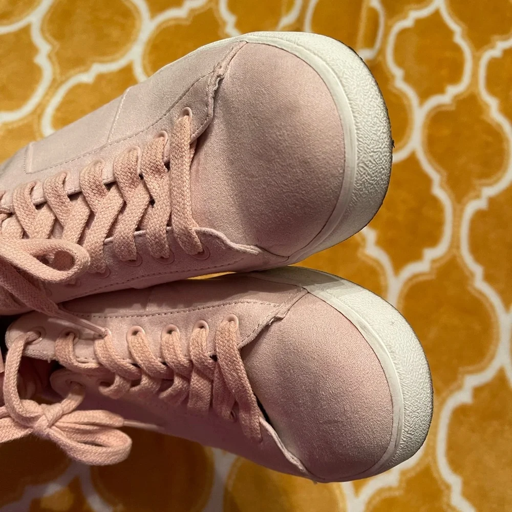 H&M pink sneakers 💗 - Picture 4 of 7